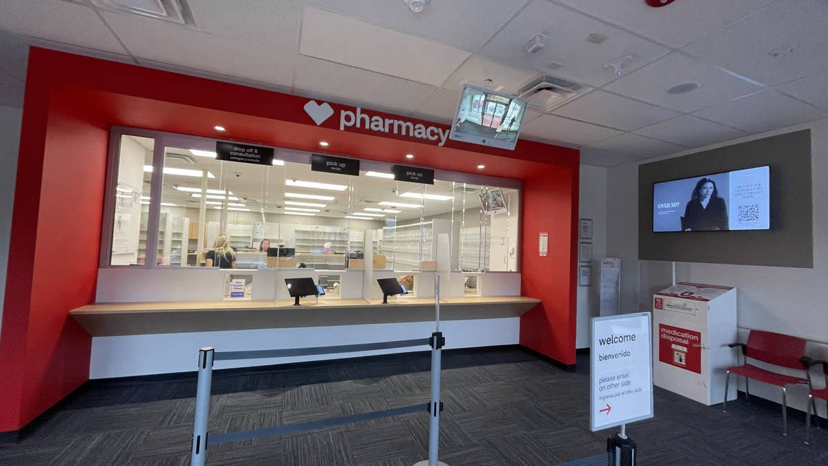 CVS targets former Walgreens, Rite Aid customers after 1,000 stores close